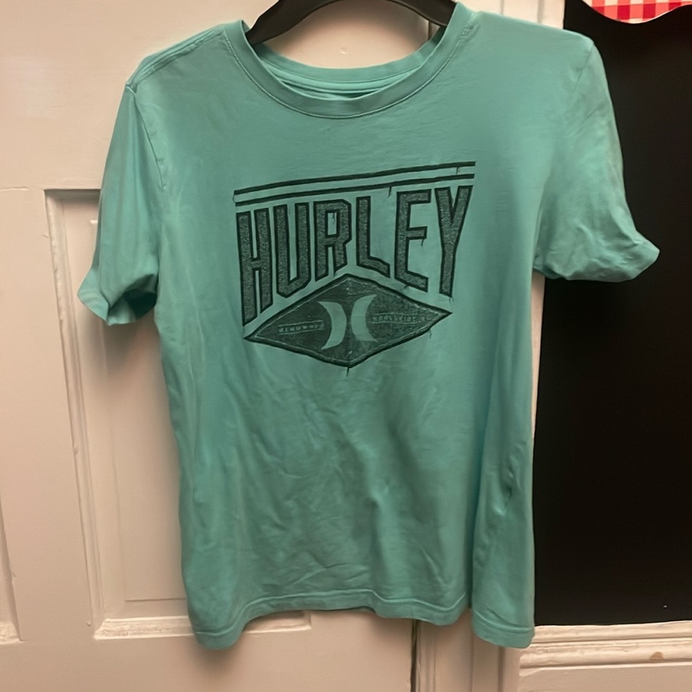 Hurley t shirt